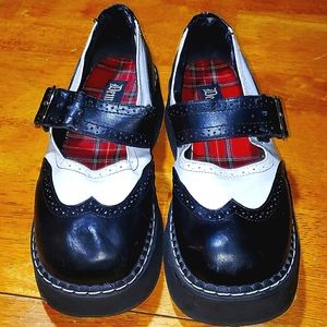 Demonia 11/12/? mary jane creeper platform retro